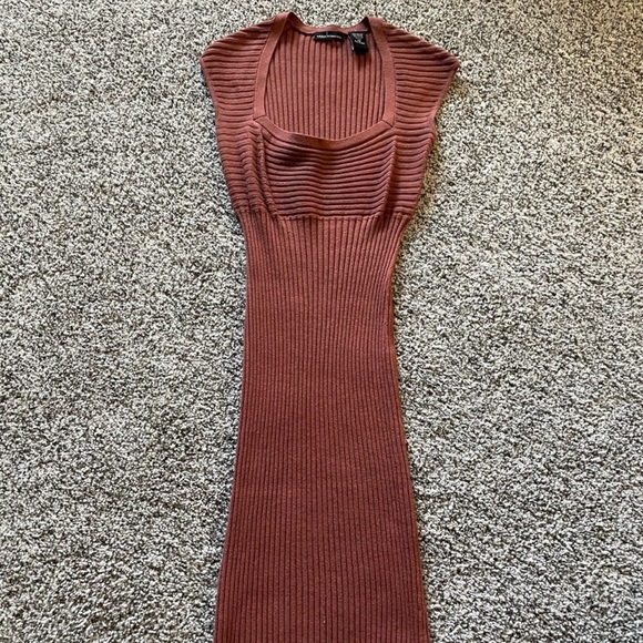 •Moda International• Ribbed Fitted Dress - Picture 4 of 6